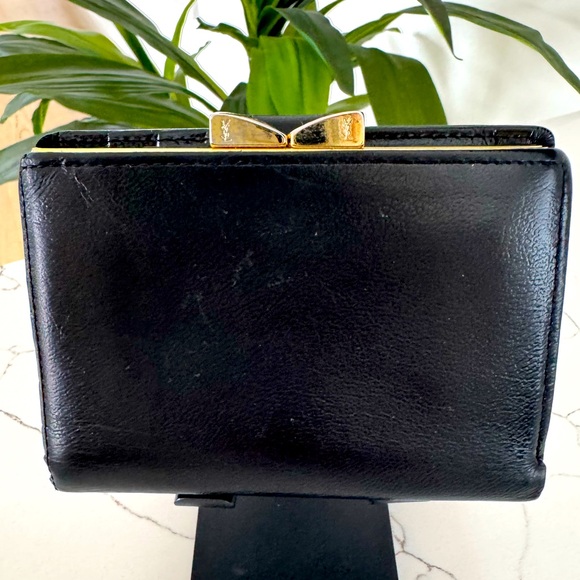 EUC YSL LEATHER & GOLD KISSLOCK WALLET 4”x 5” - Picture 2 of 7